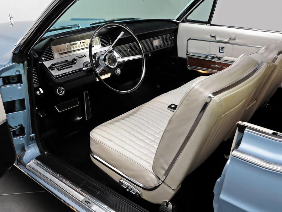  Lincoln Continental Hardtop Coupe 1966 года  (фото 7 из 13)